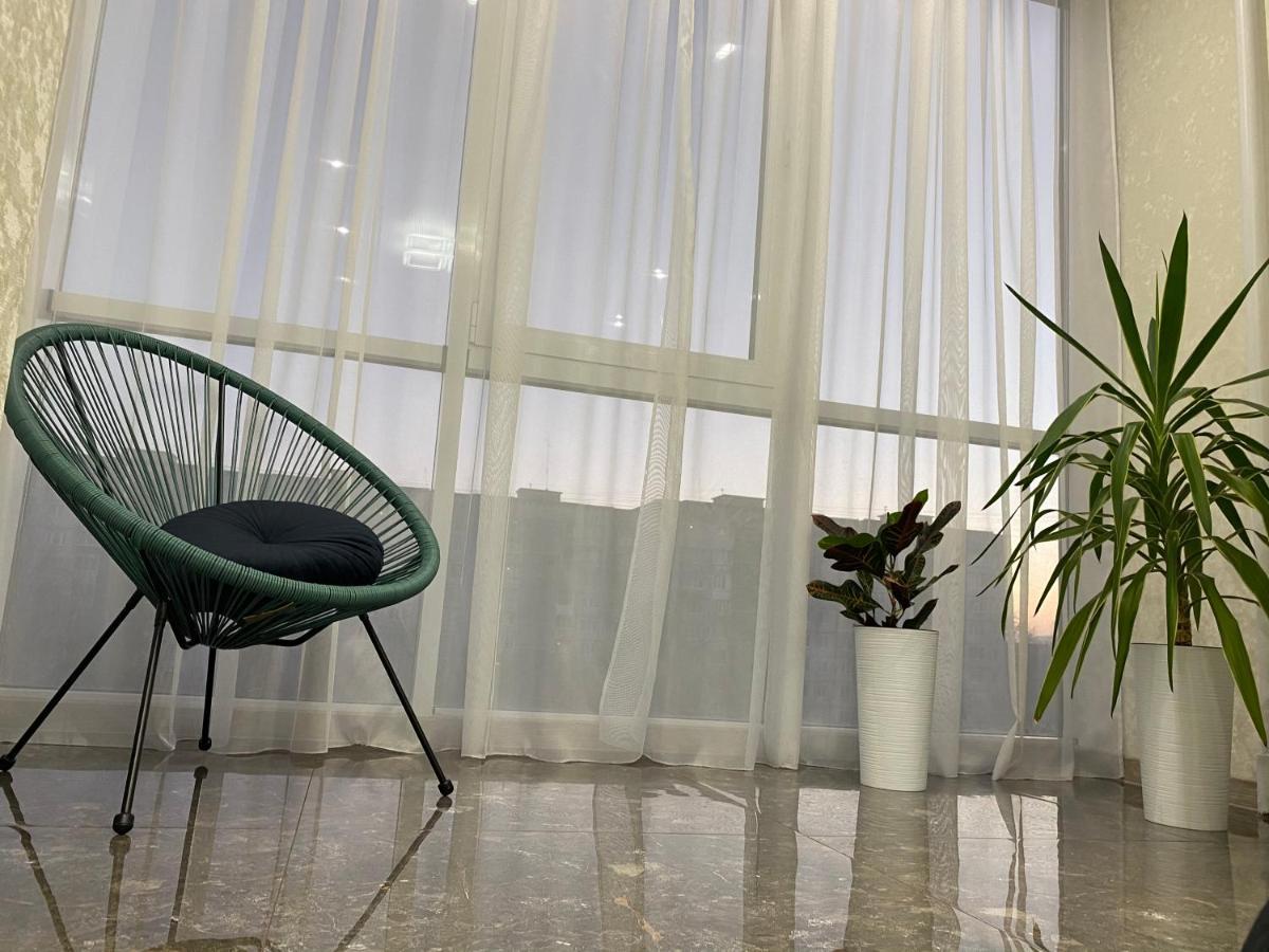 Люкс Апартаменти В Жкарена Та Жк Great House Rivne Kültér fotó