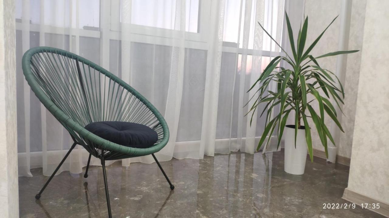 Люкс Апартаменти В Жкарена Та Жк Great House Rivne Kültér fotó