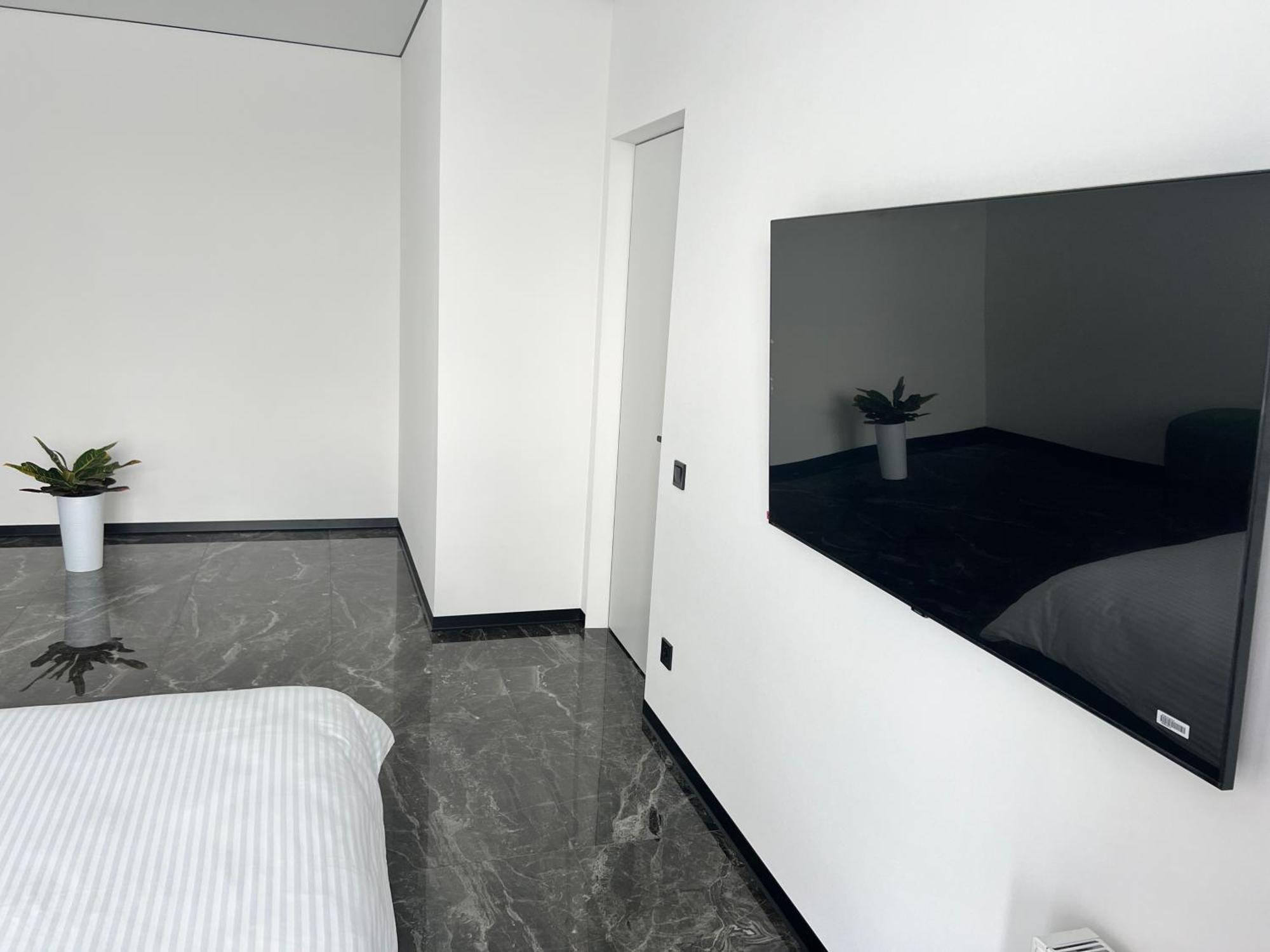 Люкс Апартаменти В Жкарена Та Жк Great House Rivne Kültér fotó
